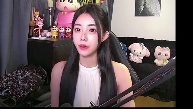 Snapshot of XiaoYuBao- chatting on 03/21/26, 08:19 XiaoYuBao- online show from 03/21/26, 08:19