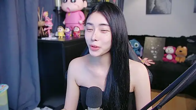 Snapshot of XiaoYuBao- chatting on 04/06/26, 04:46 XiaoYuBao- online show from 04/06/26, 04:46