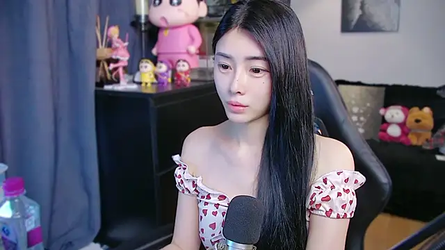 Snapshot of XiaoYuBao- chatting on 04/06/26, 04:52 XiaoYuBao- online show from 04/06/26, 04:52