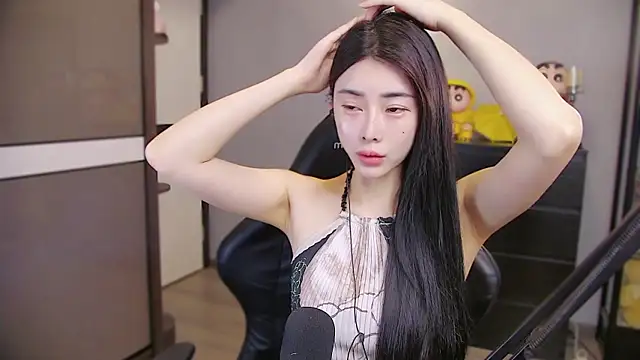 Snapshot of XiaoYuBao- chatting on 04/15/26, 03:30 XiaoYuBao- online show from 04/15/26, 03:30