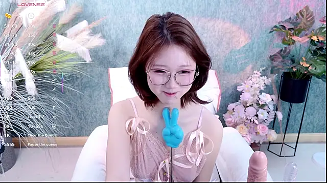 ZoeLily2026 online show from 04/07/26, 10:59