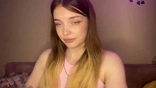 Lily  Moon  online show from 04/13/26, 06:57