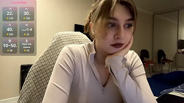 Snapshot of Olivia_132 chatting on 03/22/26, 03:26 Olivia 132 online show from 03/22/26, 03:26