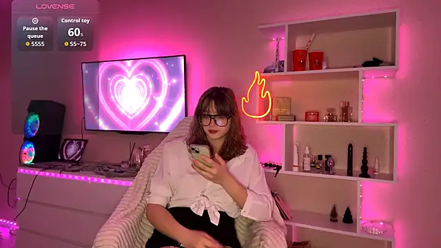 Snapshot of Olivia_132 chatting on 04/11/26, 01:48 Olivia 132 online show from 04/11/26, 01:48