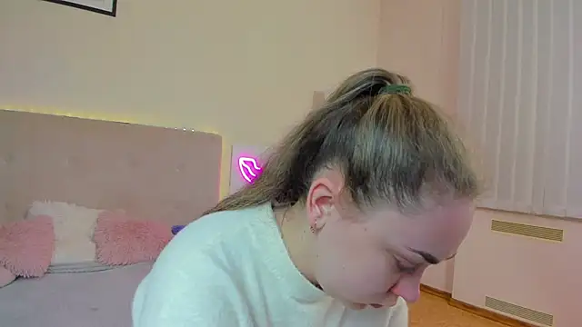 MelanieCuty online show from 03/31/26, 05:30