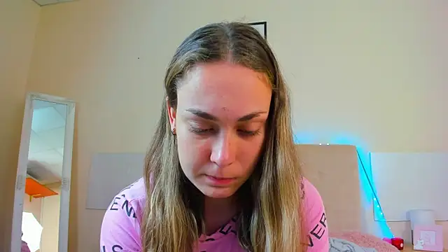 Snapshot of MelanieCuty chatting on 07/11/26, 05:32 MelanieCuty online show from 07/11/26, 05:32