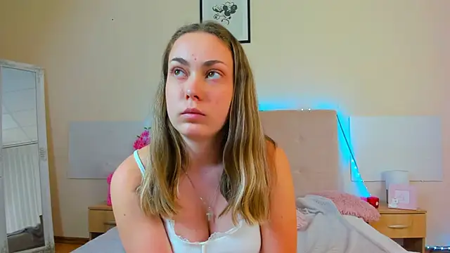 Snapshot of MelanieCuty chatting on 07/14/26, 10:21 MelanieCuty online show from 07/14/26, 10:21