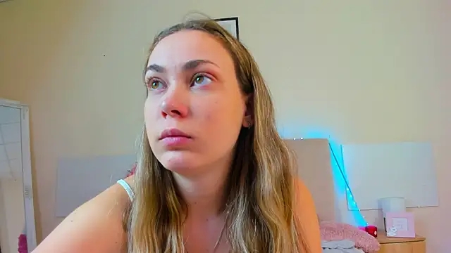 Snapshot of MelanieCuty chatting on 07/17/26, 05:36 MelanieCuty online show from 07/17/26, 05:36