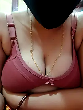 tulidas96778 online show from 04/05/26, 02:36