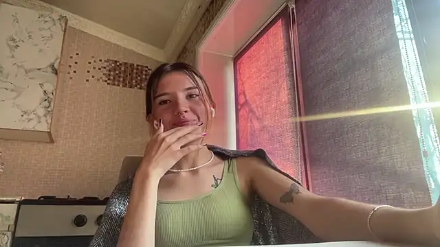 Snapshot of Lili_Kilian chatting on 03/24/26, 12:10 Lili Kilian online show from 03/24/26, 12:10