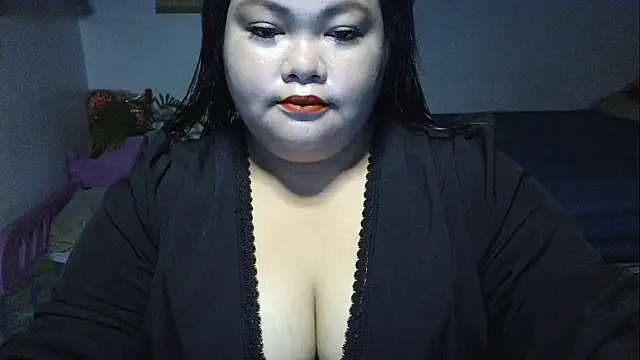 prettycarla  online show from 04/15/26, 12:50