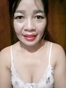 Yiyi102300 online show from 05/26/26, 03:13