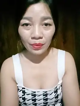 Yiyi102300 online show from 05/27/26, 02:36