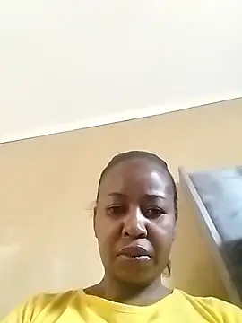 Snapshot of Prettylicou chatting on 04/12/26, 02:11 Prettylicou online show from 04/12/26, 02:11