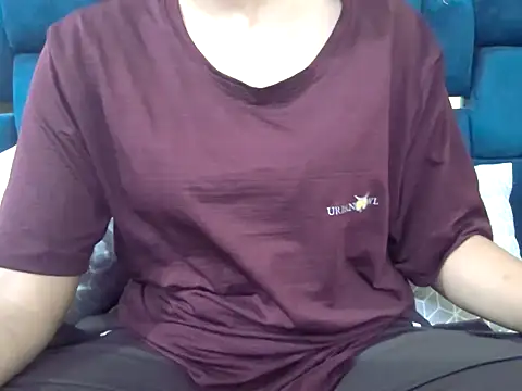 Aradya  online show from 04/15/26, 07:43