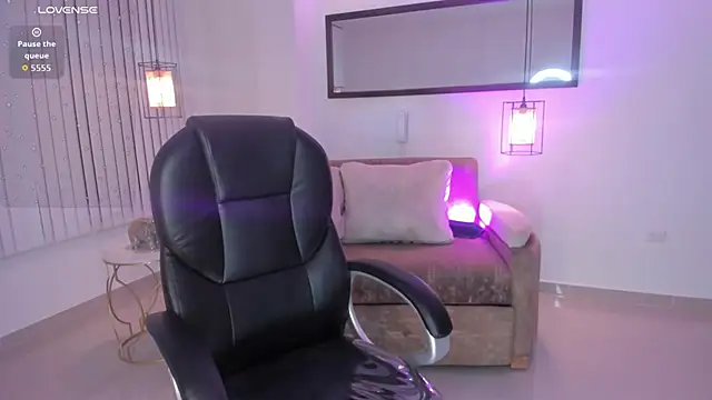 Ninna Asppen  online show from 04/11/26, 04:39