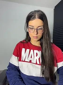 MiaMillers28 online show from 04/17/26, 07:44