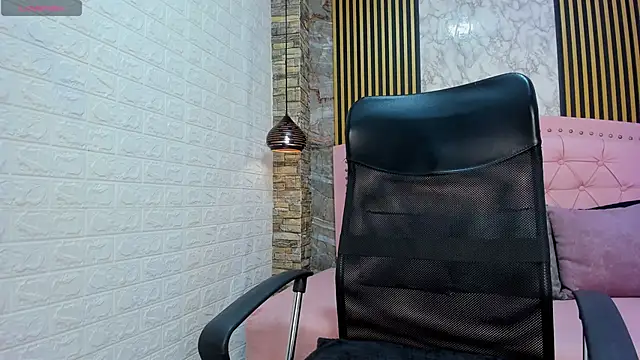 Snapshot of AishaCambell_ chatting on 04/03/26, 09:40 AishaCambell online show from 04/03/26, 09:40