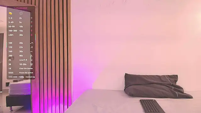 EmmaLopez11 online show from 04/09/26, 12:10