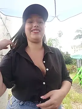 Snapshot of Naughty-Samanta- chatting on 04/05/26, 04:15 Naughty-Samanta- online show from 04/05/26, 04:15