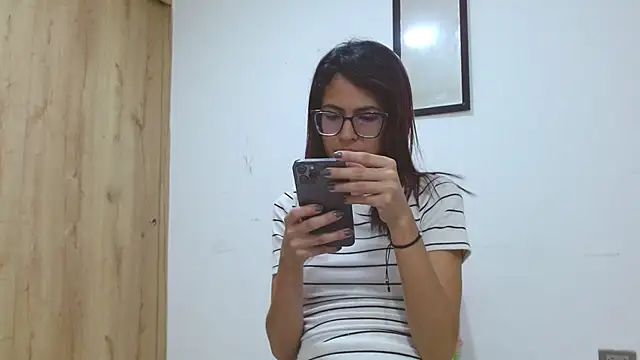 Emily Lopera online show from 05/20/26, 06:47
