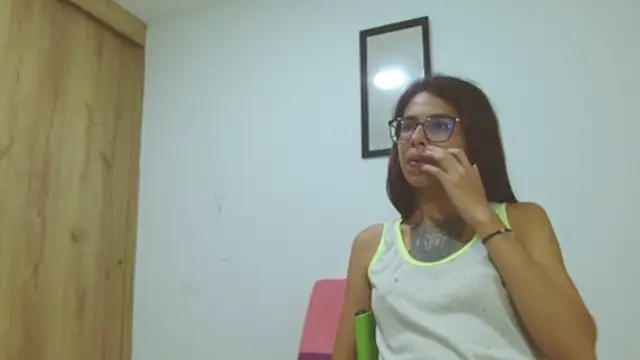 Emily Lopera online show from 05/27/26, 05:04