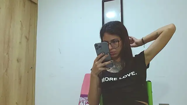 Emily Lopera online show from 05/30/26, 02:30