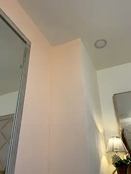 Snapshot of AliciaRoux chatting on 03/23/26, 07:34 AliciaRoux online show from 03/23/26, 07:34