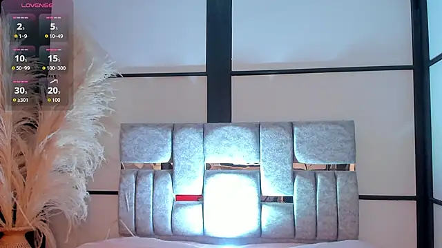 Snapshot of JeanneWilliams chatting on 04/15/26, 12:45 JeanneWilliams online show from 04/15/26, 12:45