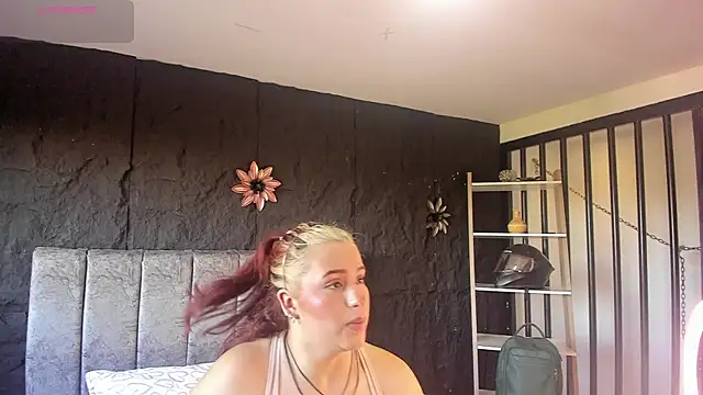 Snapshot of JeanneWilliams chatting on 07/14/26, 12:22 JeanneWilliams online show from 07/14/26, 12:22