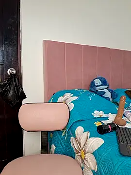 Mia Lauryn online show from 04/16/26, 09:39