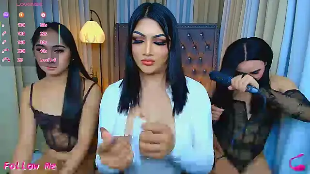 Summer Hilton online show from 03/18/26, 01:25