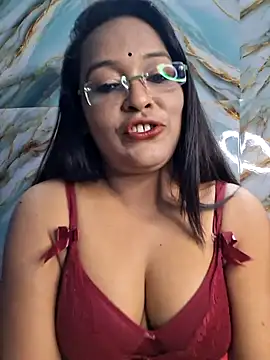 Snapshot of hornyrosy321 chatting on 03/26/26, 04:45 hornyrosy321 online show from 03/26/26, 04:45