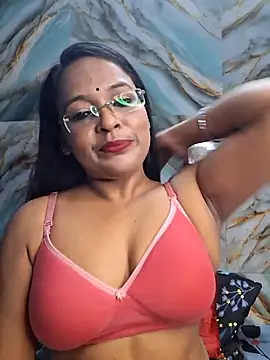 Snapshot of hornyrosy321 chatting on 03/27/26, 05:45 hornyrosy321 online show from 03/27/26, 05:45