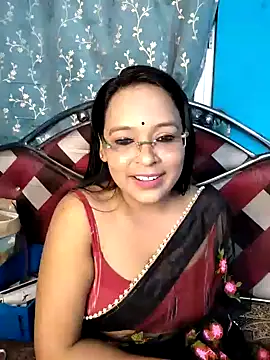 Snapshot of hornyrosy321 chatting on 04/01/26, 05:43 hornyrosy321 online show from 04/01/26, 05:43