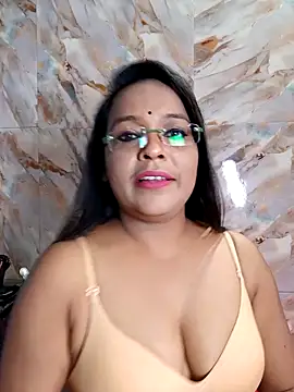 Snapshot of hornyrosy321 chatting on 04/16/26, 05:25 hornyrosy321 online show from 04/16/26, 05:25