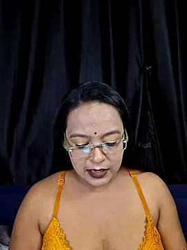 hornyrosy321 online show from 06/19/26, 04:33
