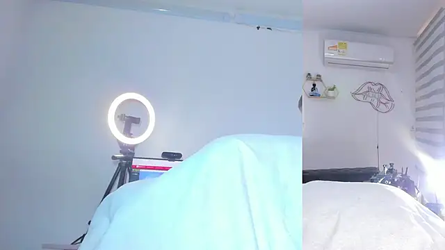 Snapshot of Bella_Donne_ chatting on 04/01/26, 05:10 Bella Donne online show from 04/01/26, 05:10