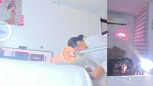 Snapshot of Bella_Donne_ chatting on 04/15/26, 05:09 Bella Donne online show from 04/15/26, 05:09