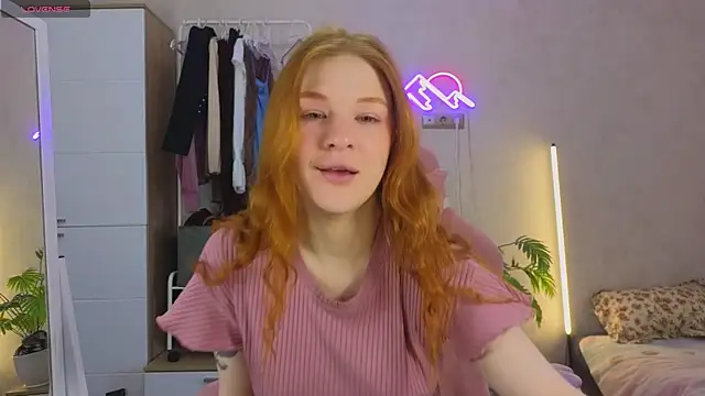 GoldenSunBunny online show from 04/17/26, 08:28