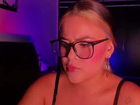 veronicabrown xxx online show from 03/23/26, 04:16