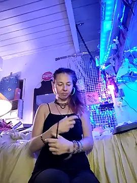 Snapshot of Ambionce chatting on 03/25/26, 12:44 Ambionce online show from 03/25/26, 12:44