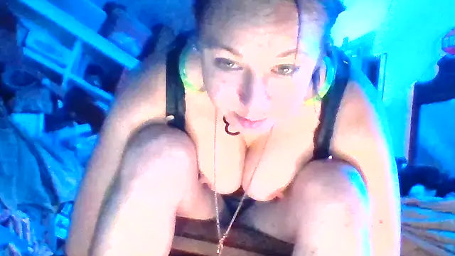 Snapshot of Ambionce chatting on 04/07/26, 02:45 Ambionce online show from 04/07/26, 02:45