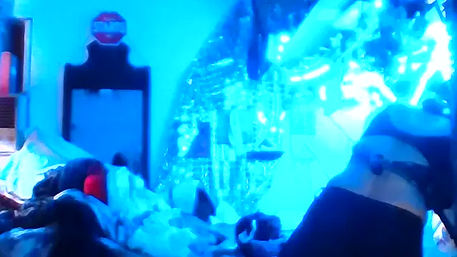 Snapshot of Ambionce chatting on 04/13/26, 02:28 Ambionce online show from 04/13/26, 02:28