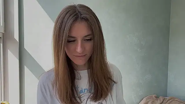 Snapshot of Moonstarisrares chatting on 04/04/26, 08:56 Moonstarisrares online show from 04/04/26, 08:56