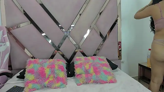 Snapshot of Jade_ht chatting on 04/07/26, 12:27 Jade ht online show from 04/07/26, 12:27