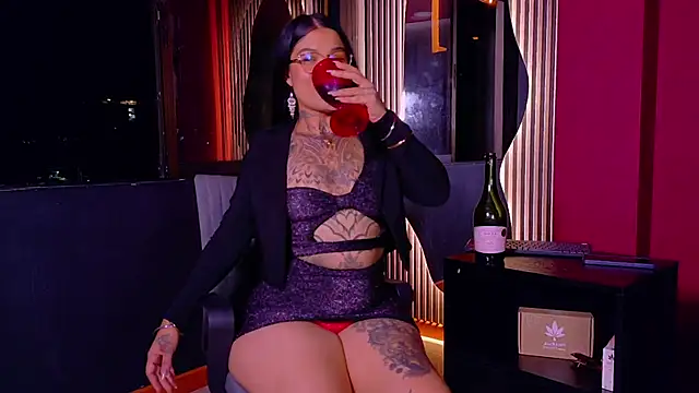 Snapshot of madyson_fox chatting on 04/12/26, 04:28 madyson fox online show from 04/12/26, 04:28