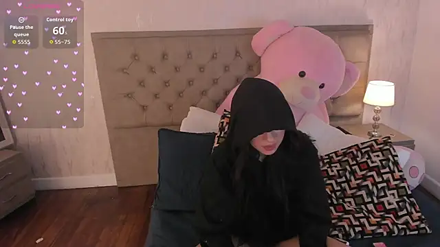 Lila clark online show from 04/11/26, 07:56