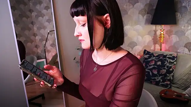 Velvet Lily online show from 04/05/26, 08:39