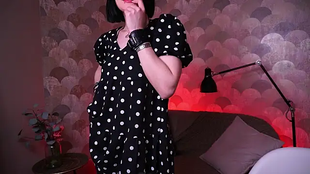 Velvet Lily online show from 04/07/26, 09:04